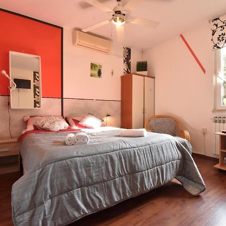 Cosy Medulin Apartments With Terrace Exterior photo